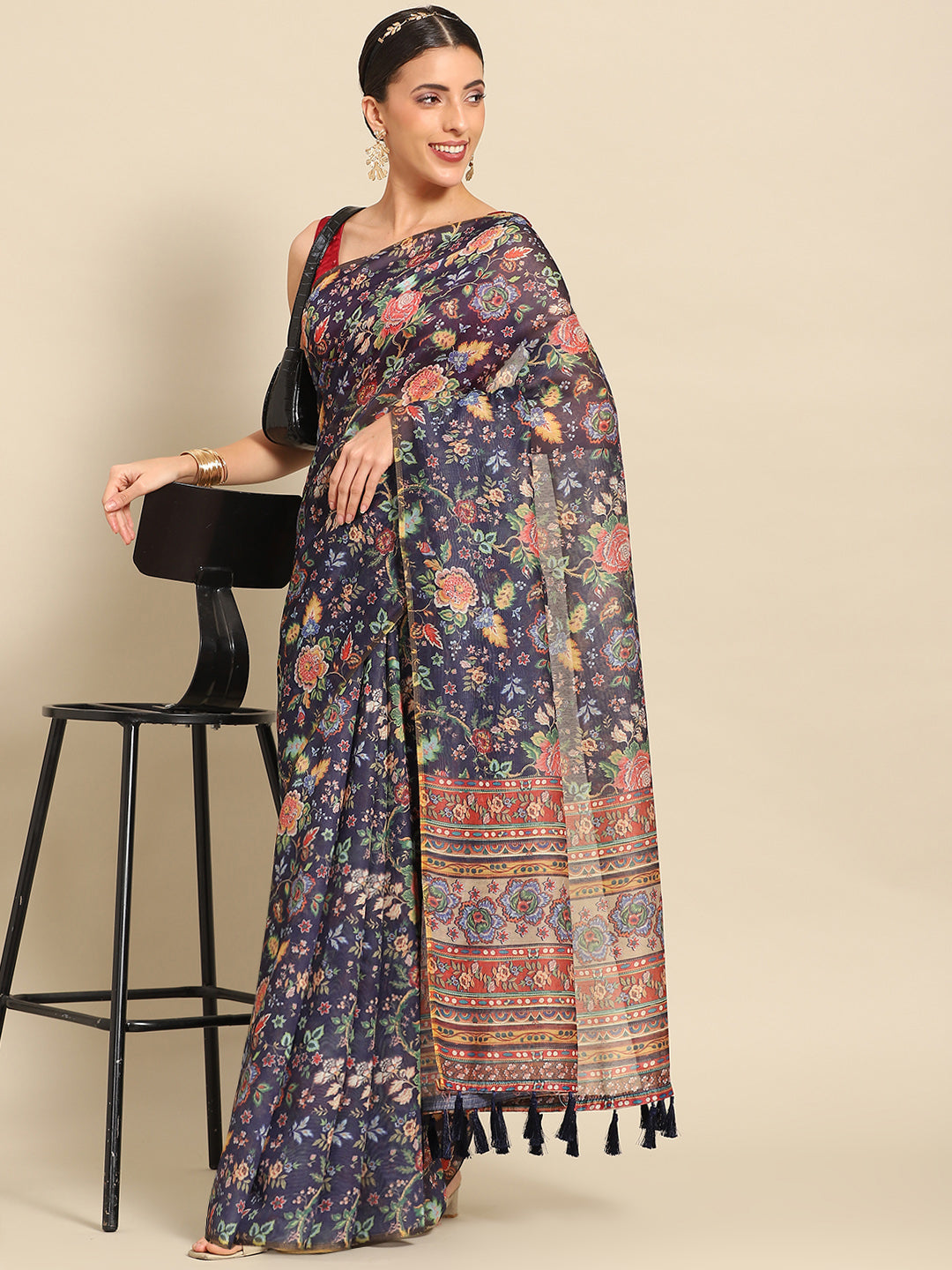 Floral Printed Cotton Saree With Blouse Piece