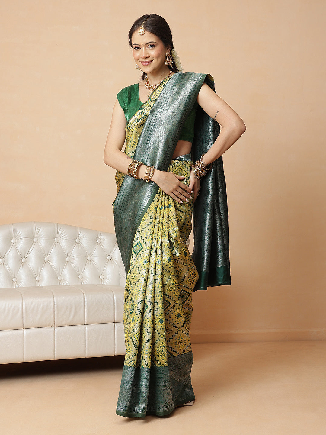 Banarasi Silk Zari Woven Design Abstract Saree With Contrast Border
