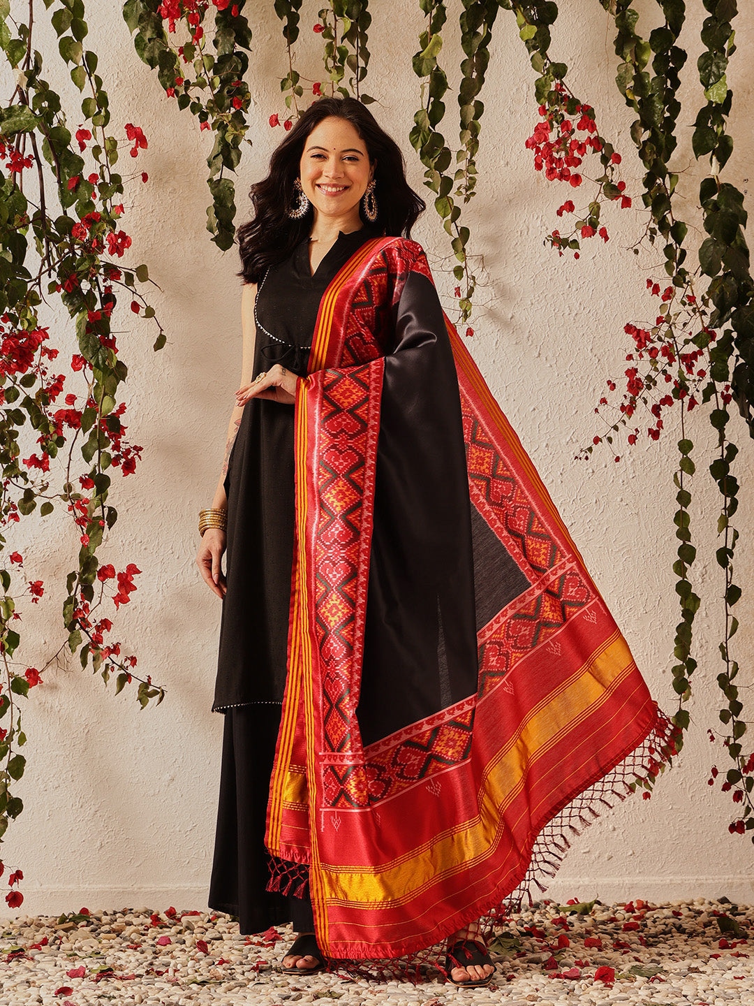 Ikkat Patola Solid Black Dupatta With Tassels