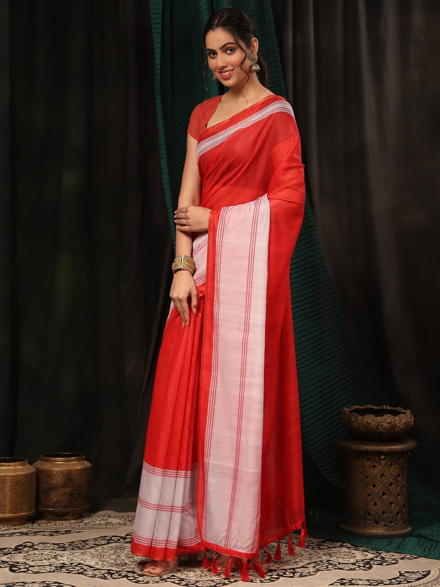 Women Cotton Blend Digital Print Saree