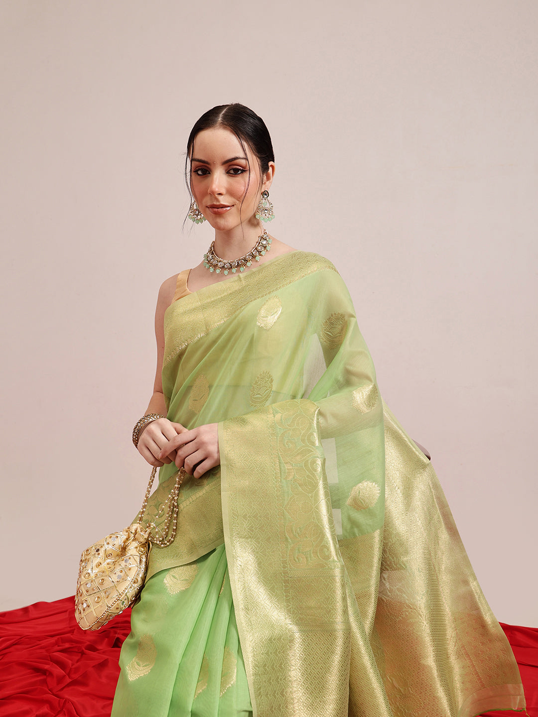 Women's Cotton Blend  Jamdani Saree with Unstiched Blouse Piece