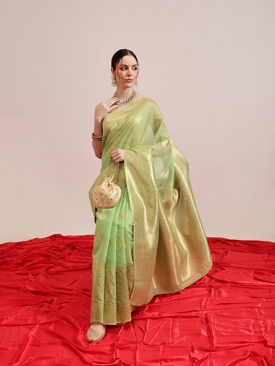 Women's Cotton Blend  Jamdani Saree with Unstiched Blouse Piece