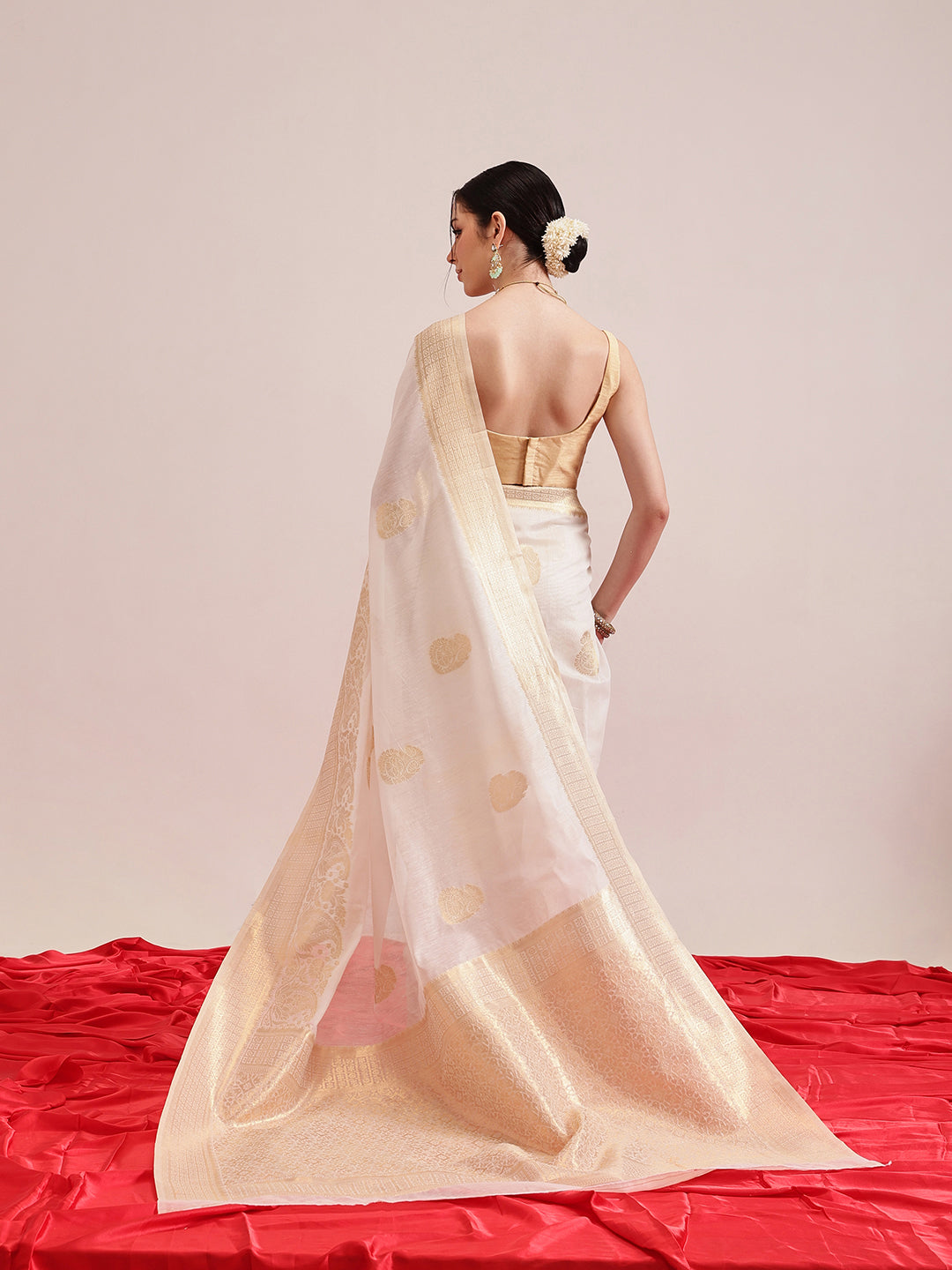 Women's Cotton Blend  Jamdani Saree with Unstitched Blouse Piece