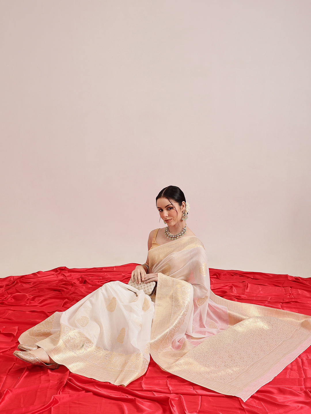 Women's Cotton Blend  Jamdani Saree with Unstitched Blouse Piece