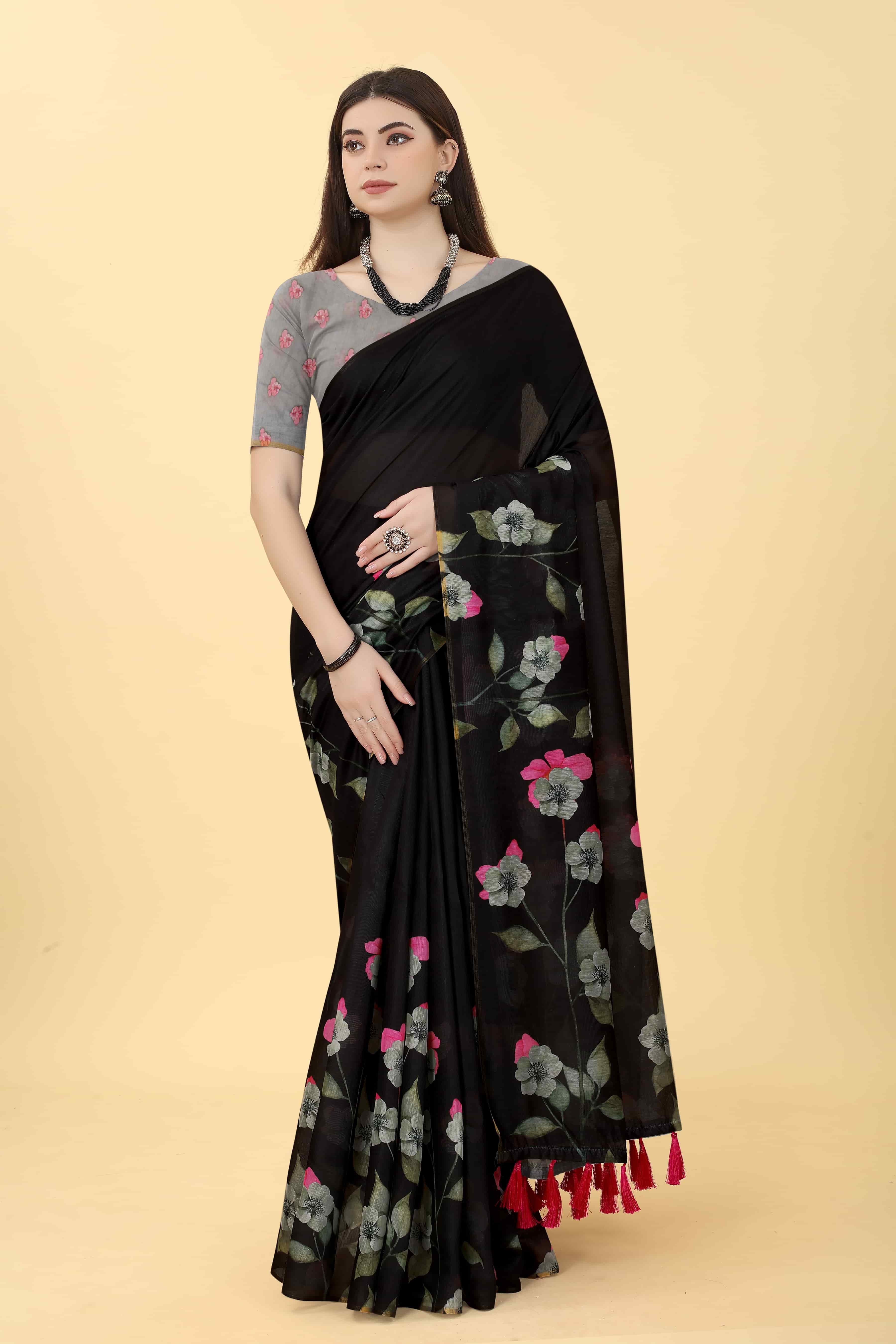 Women's Floral Digital Printed Saree