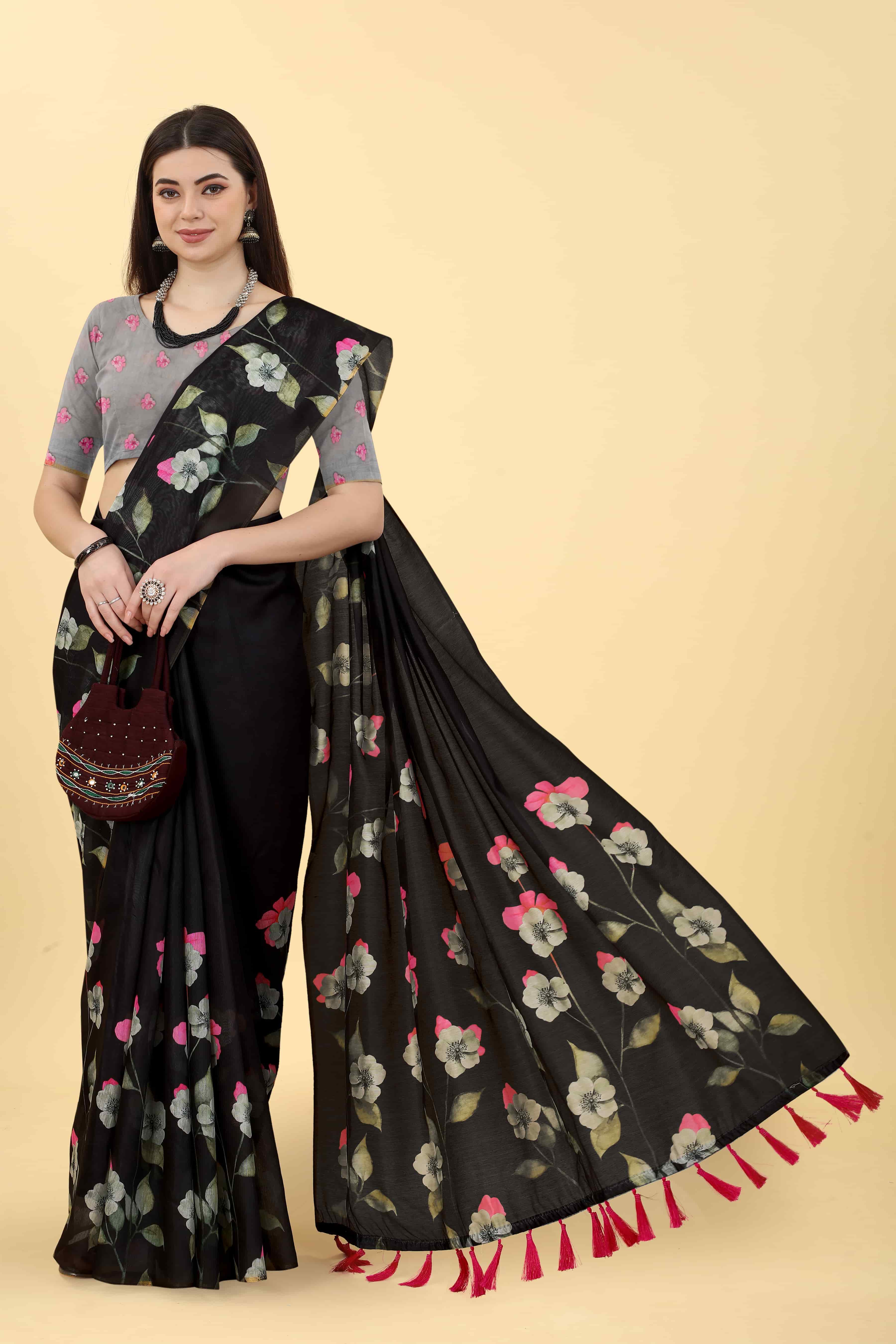 Women's Floral Digital Printed Saree