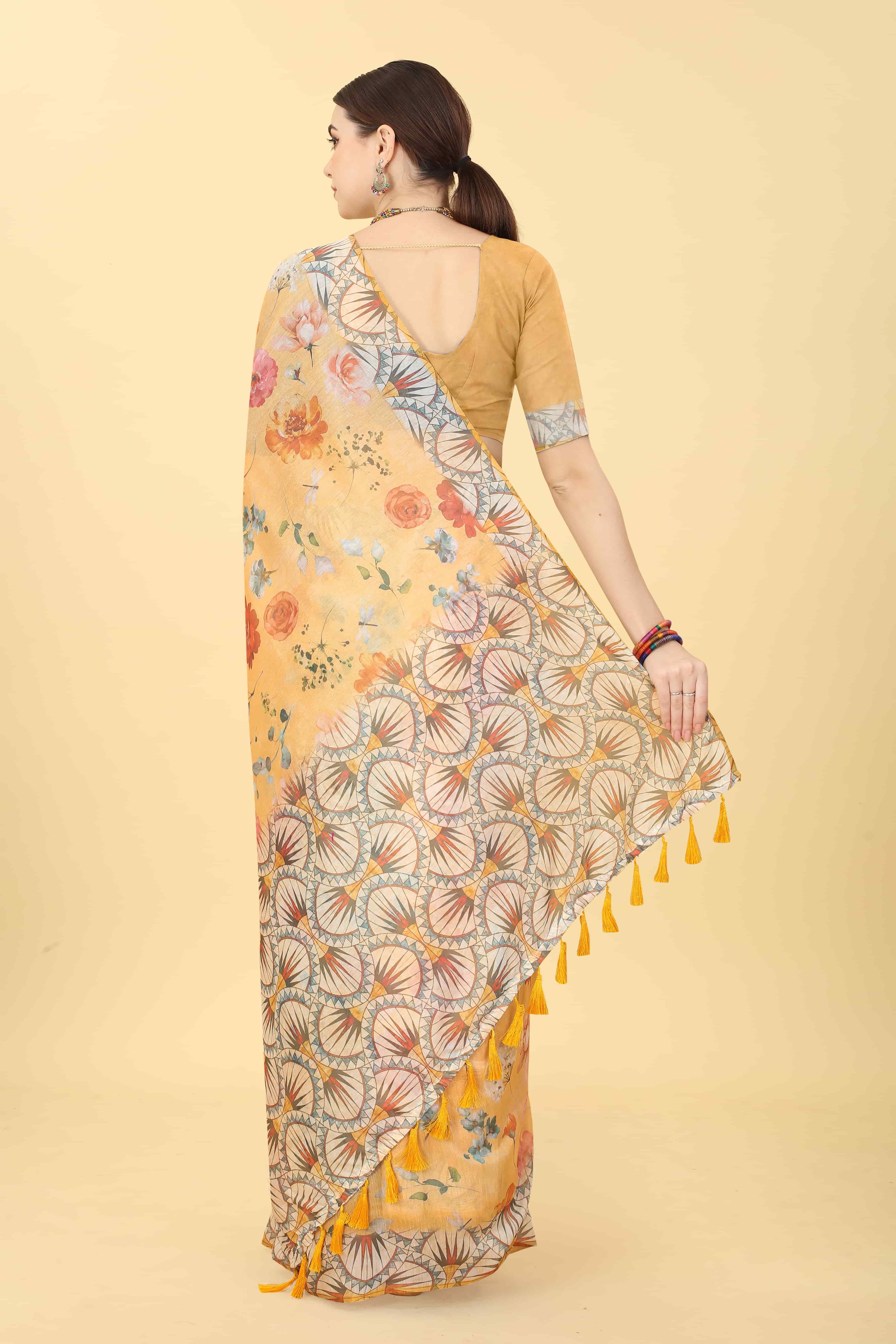 Women's Floral Digital Printed Saree