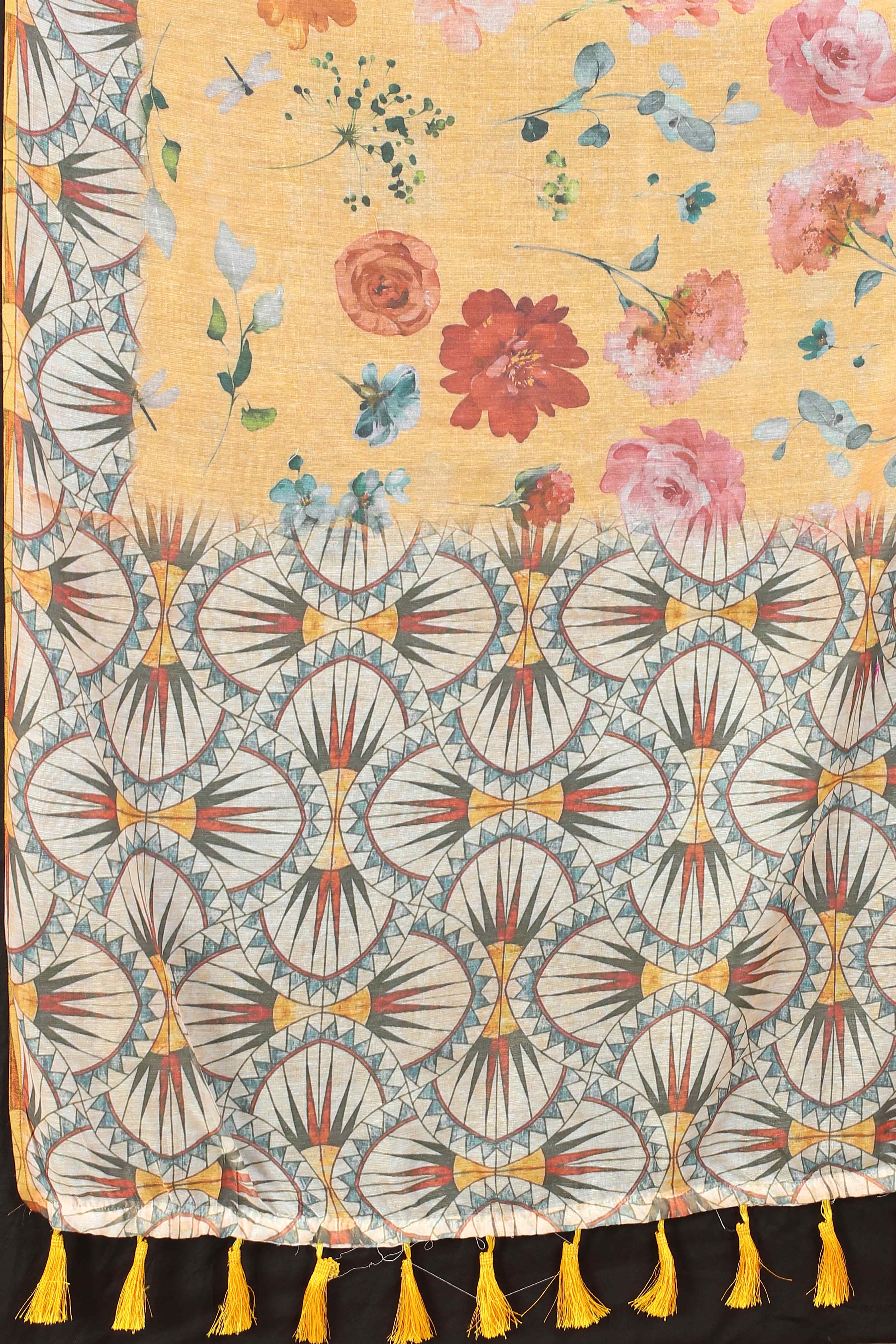 Women's Floral Digital Printed Saree