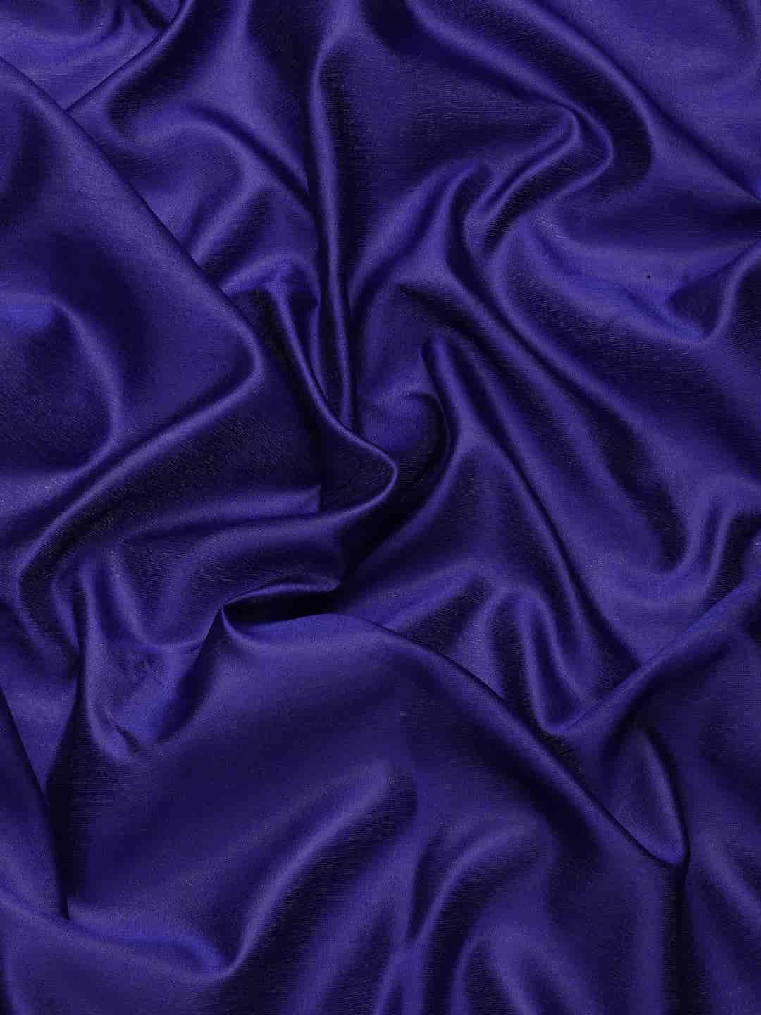 Women's Pattu Silk Saree With Zari Work