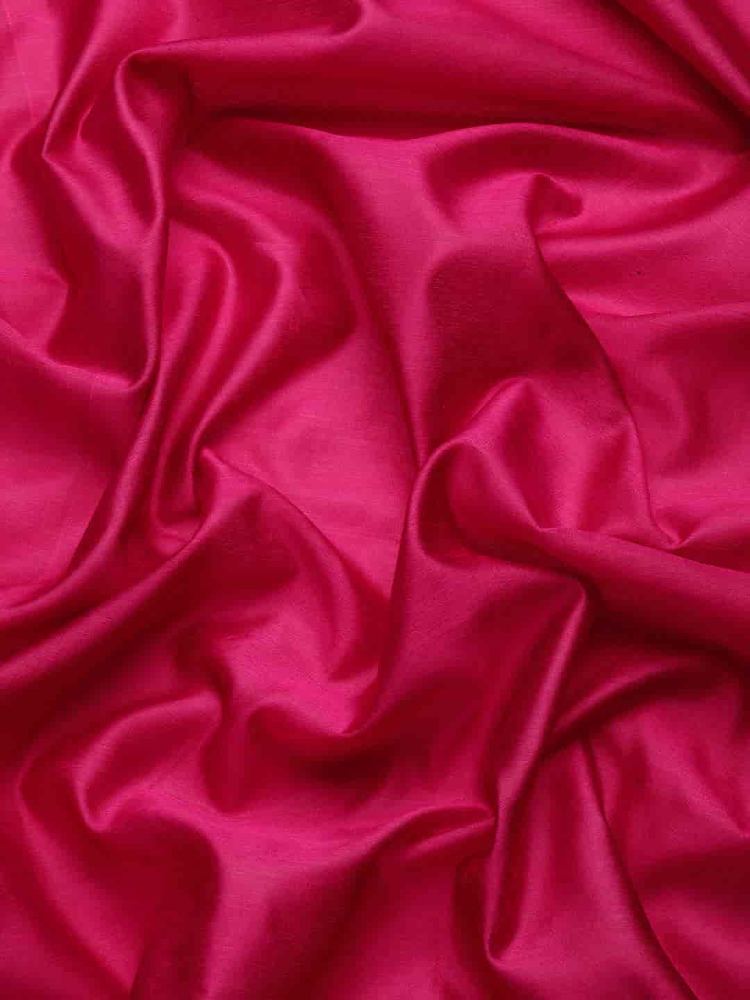 Women's Pattu Silk Saree With Zari Work