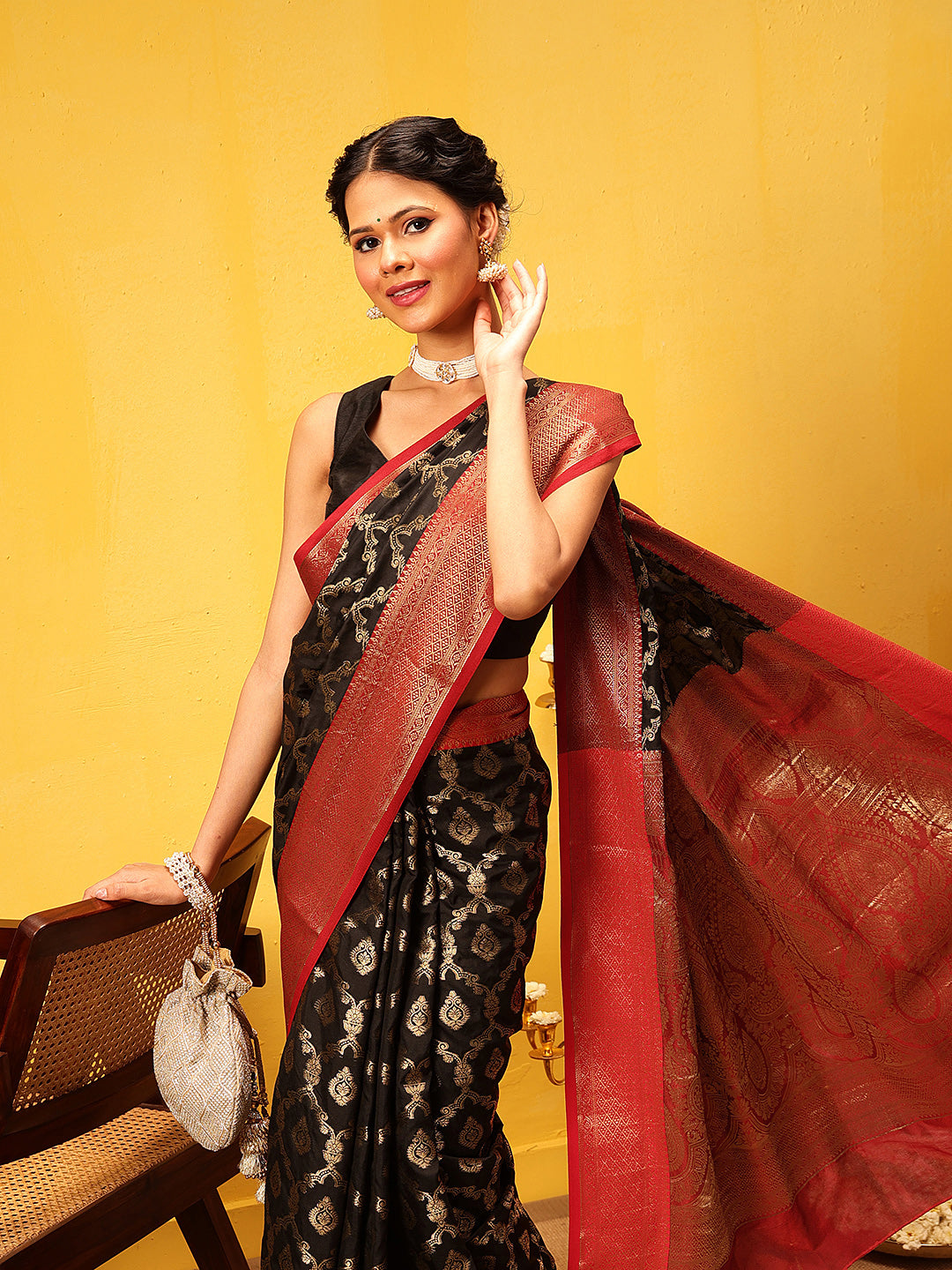 Banarasi Soft Silk Jal Design Saree with Contrast Border and Pallu
