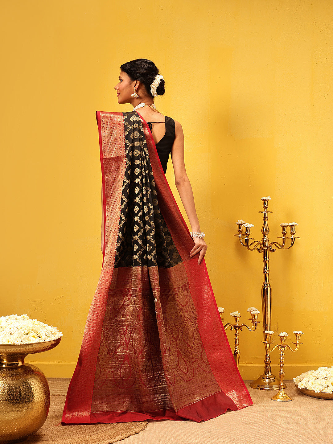 Banarasi Soft Silk Jal Design Saree with Contrast Border and Pallu