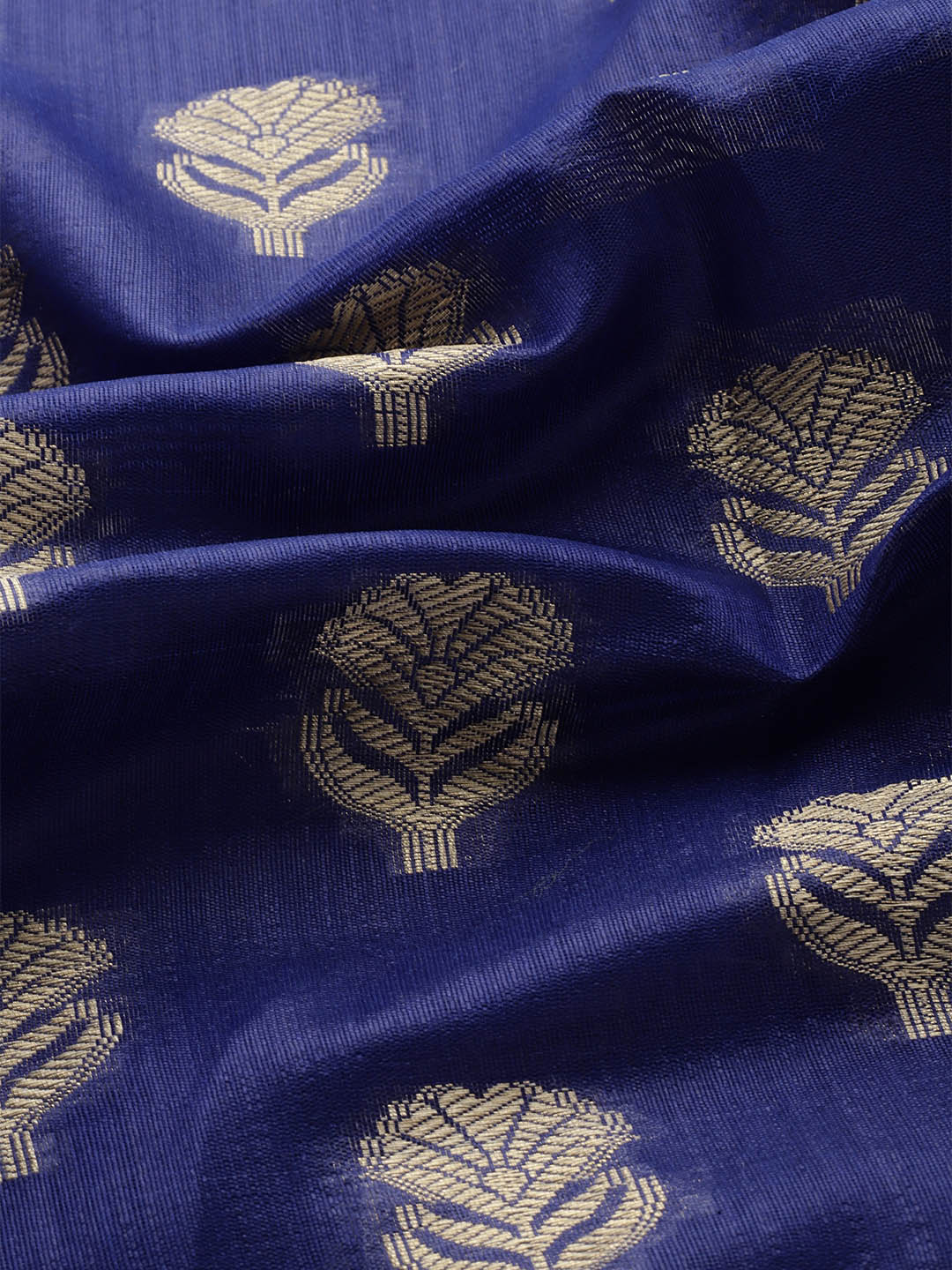 Women's Kanjiwaram Silk Woven Saree