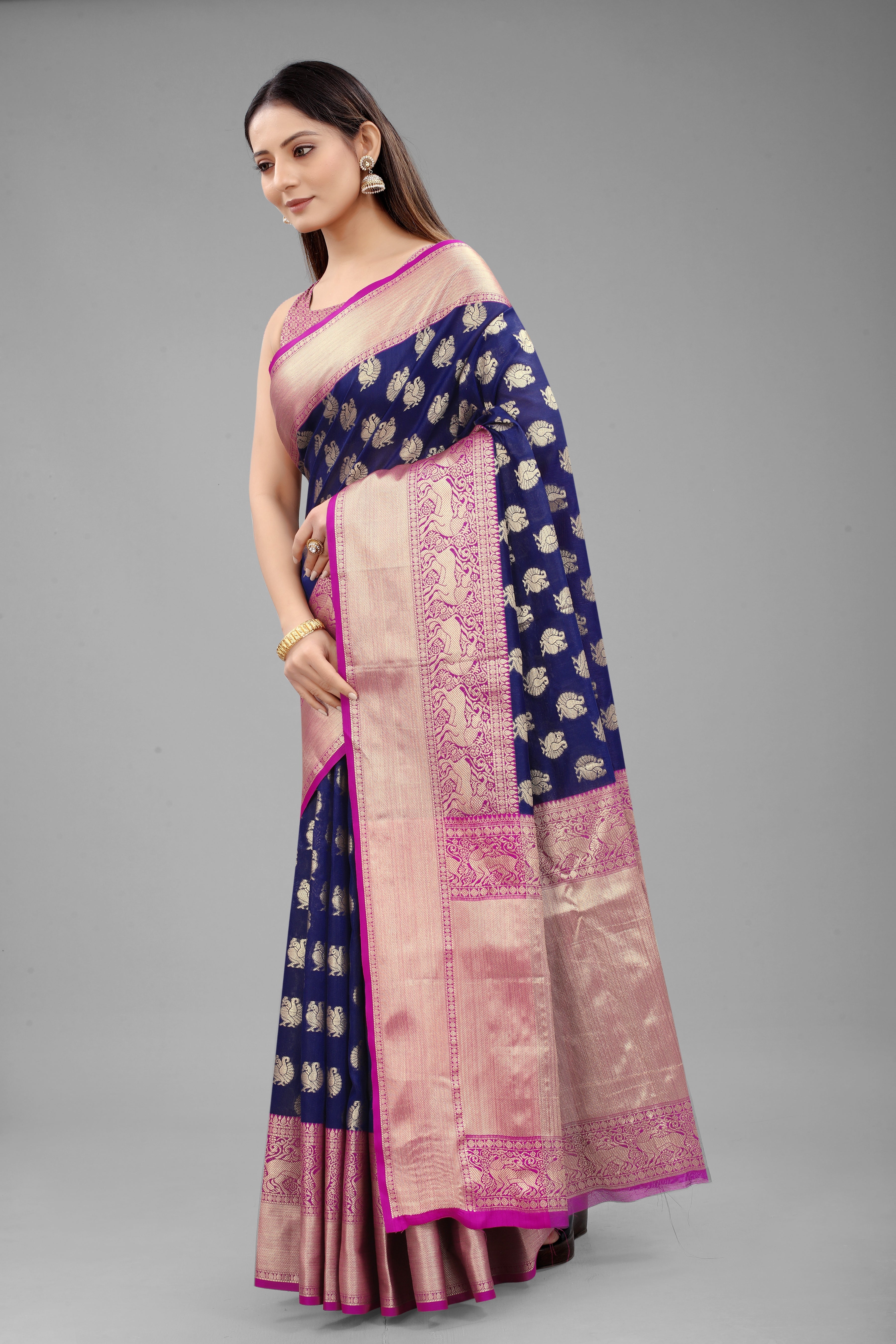 Women's Kanjiwaram Silk Woven Saree