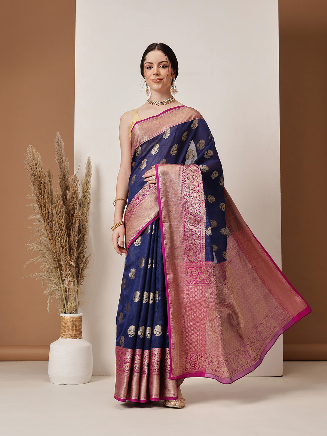 Women's Kanjiwaram Silk Woven Saree