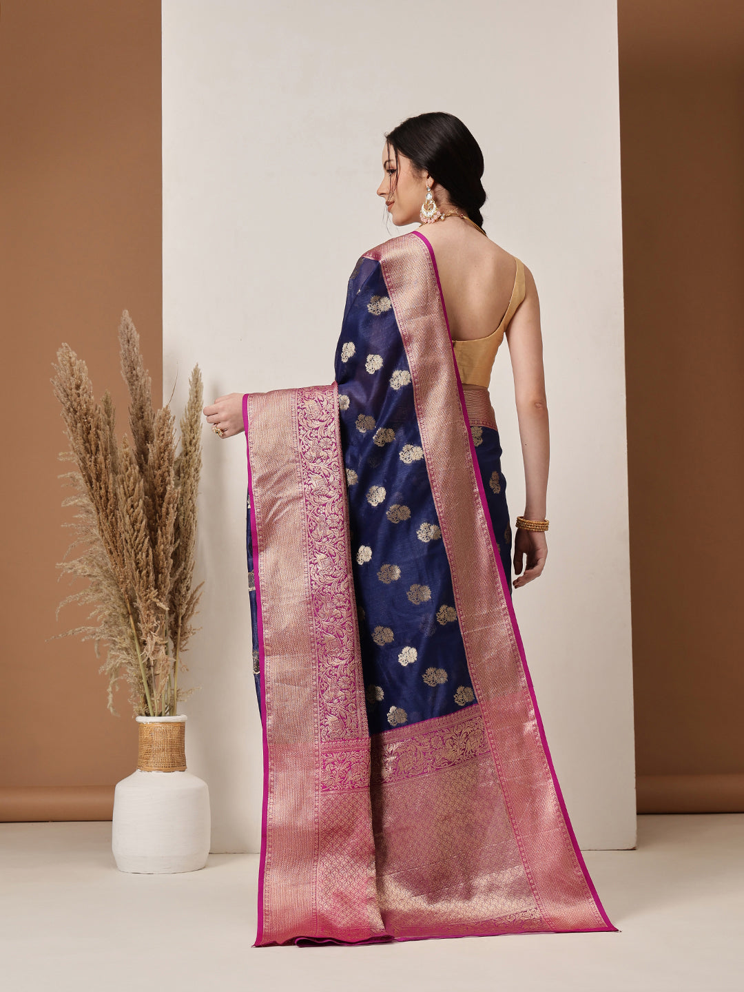 Women's Kanjiwaram Silk Woven Saree
