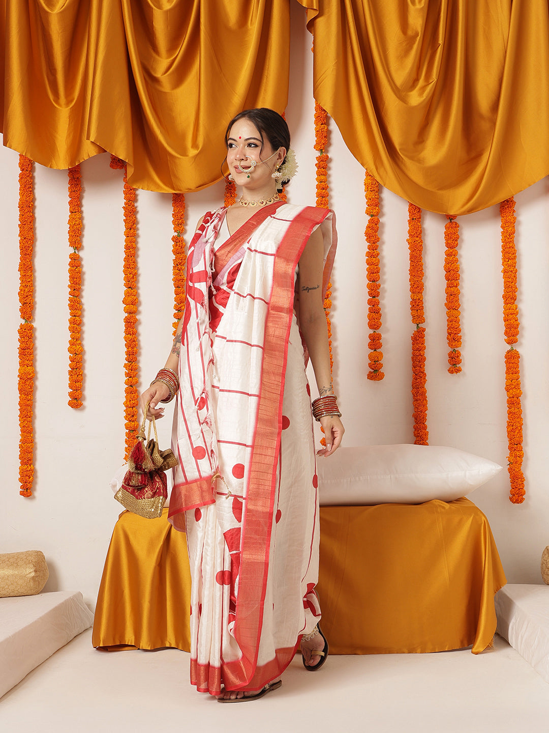White & Red Lotus Printed Navaratri Special Saree With Tassels – view 2