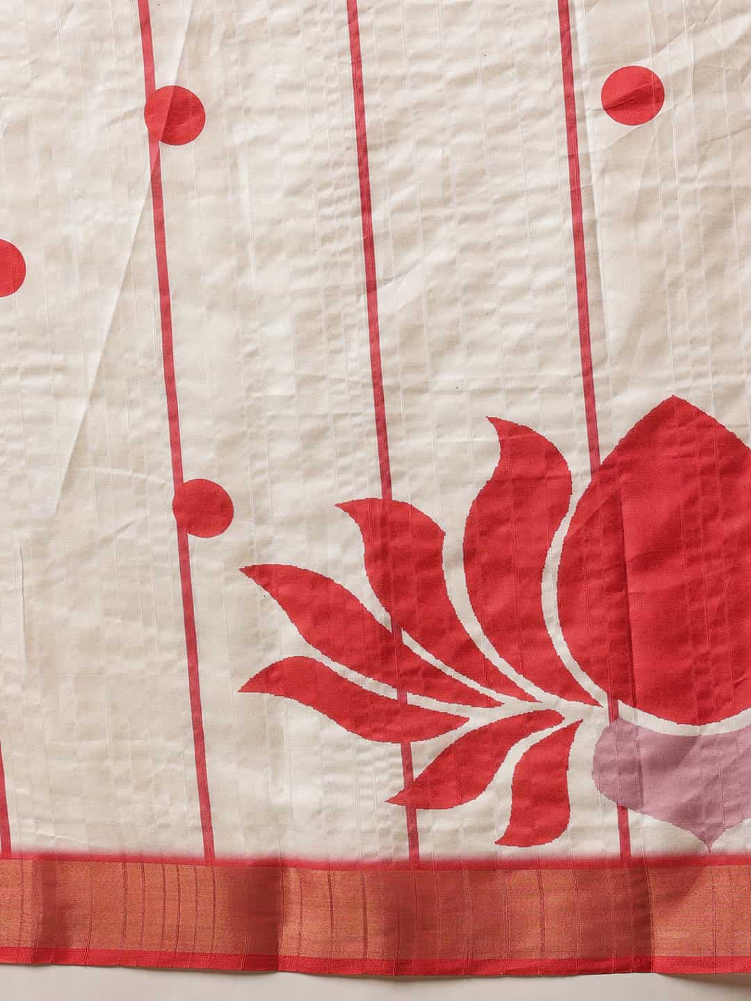 White & Red Lotus Printed Navaratri Special Saree With Tassels – view 5