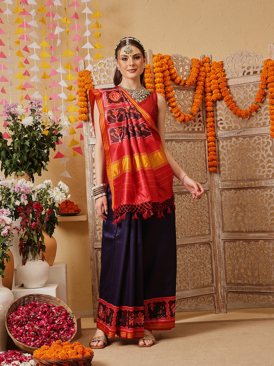 Gala Concept Patola Printed Saree with Weaving Border & Pallu