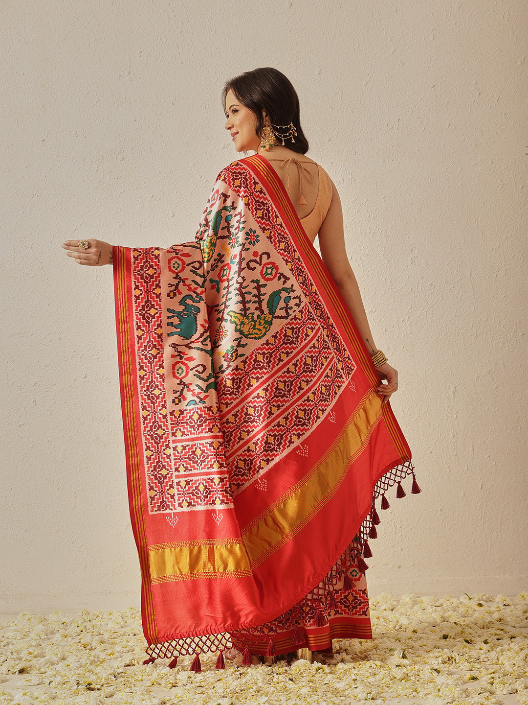 Women's Patola Twill Silk Saree With Lagdi Patta Pallu & Tassel