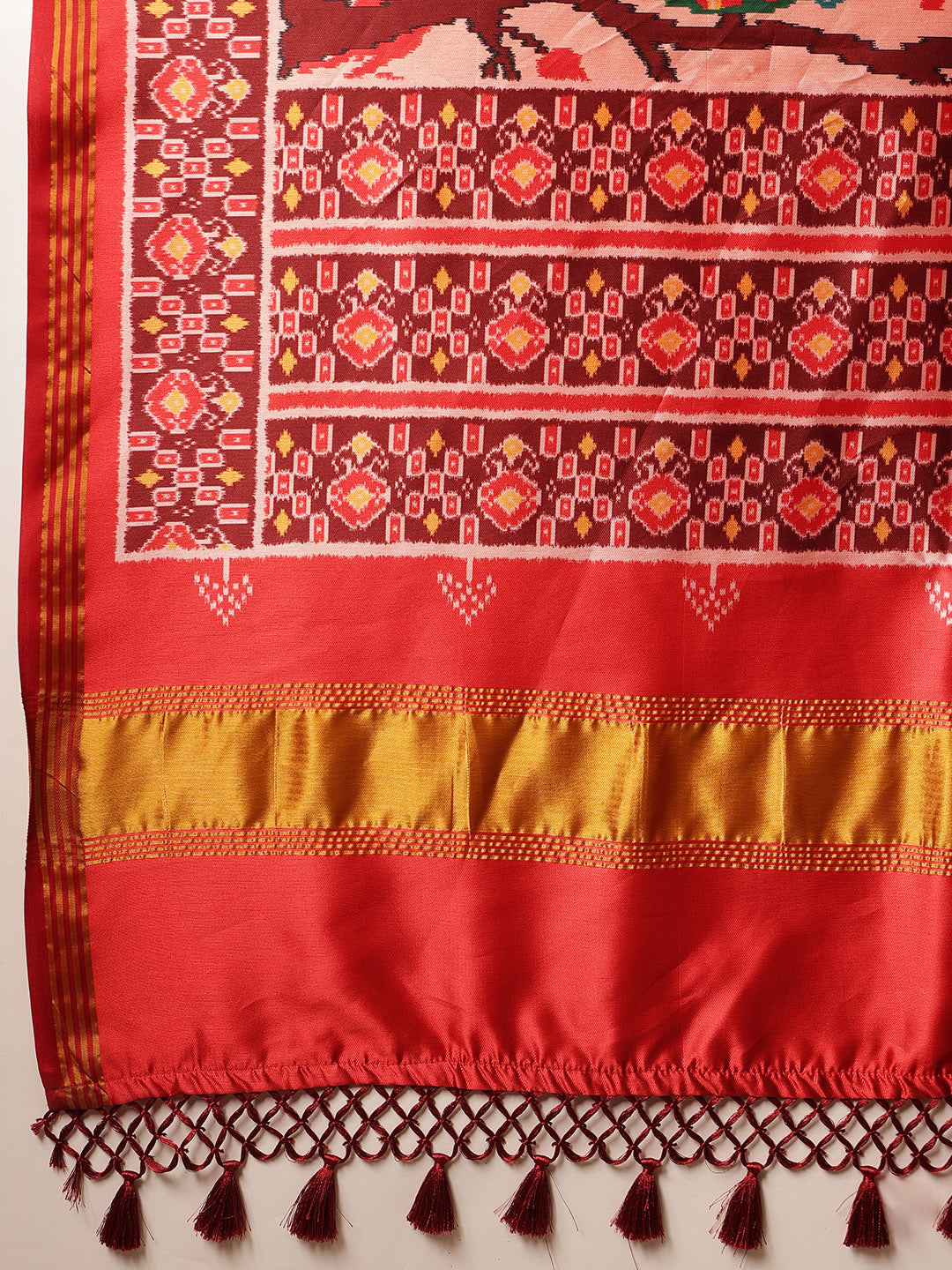Women's Patola Twill Silk Saree With Lagdi Patta Pallu & Tassel