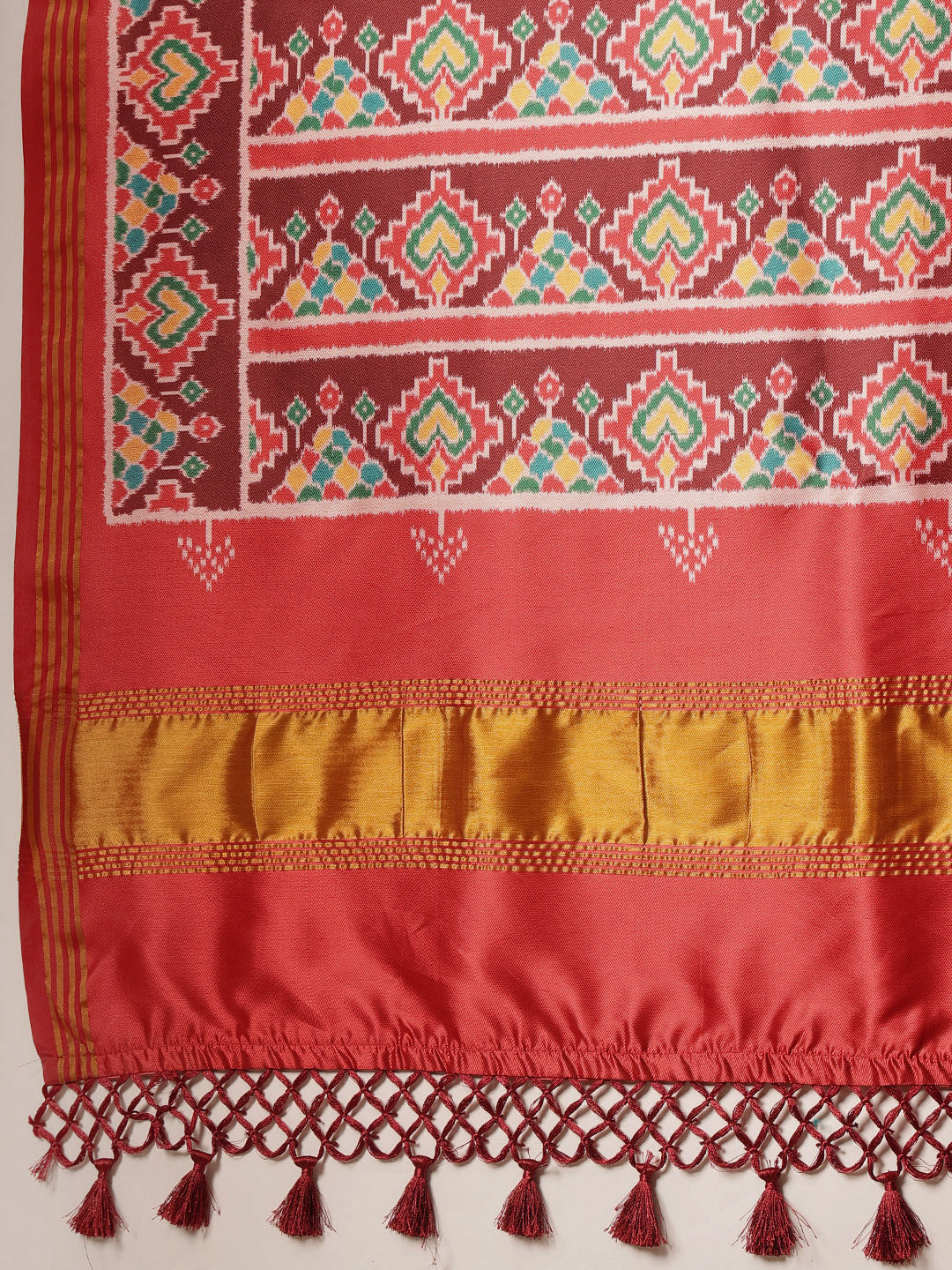 Women's Patola Twill Silk Saree With Lagdi Patta Pallu & Tassel