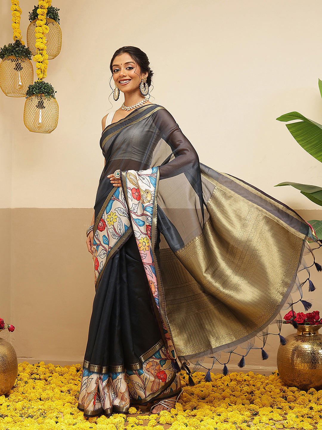 Women's Soft Muga Silk Solid Saree With Printed Border & Unstitched Blouse Piece