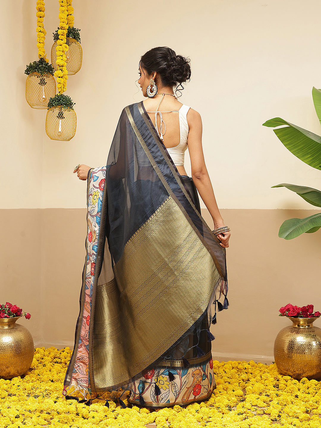 Women's Soft Muga Silk Solid Saree With Printed Border & Unstitched Blouse Piece