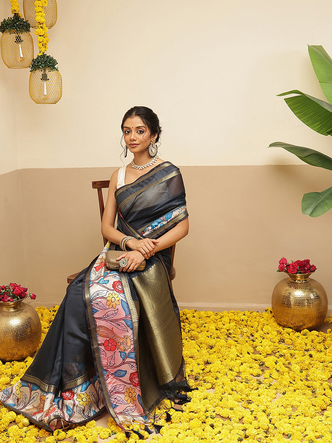 Women's Soft Muga Silk Solid Saree With Printed Border & Unstitched Blouse Piece