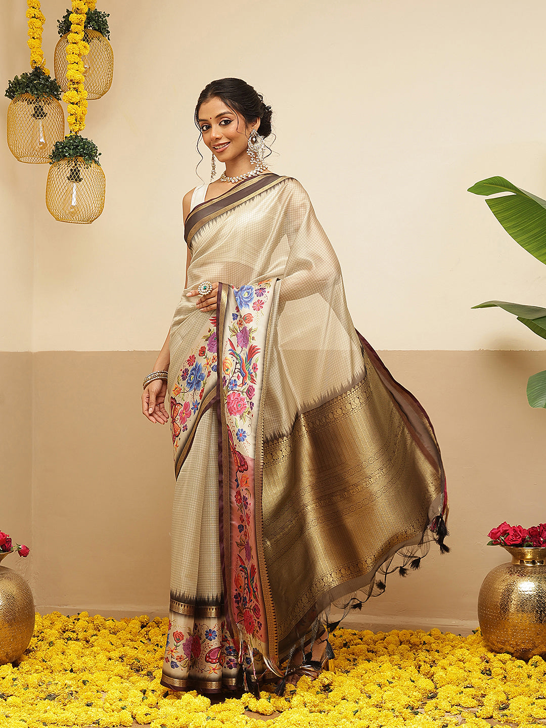 Women's Soft Muga Silk Solid Saree With Printed Border & Unstitched Blouse Piece