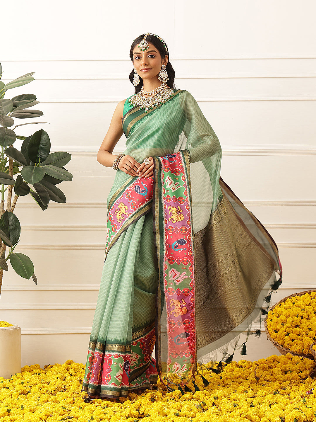 Women's Soft Muga Silk Solid Saree With Printed Border & Unstitched Blouse Piece