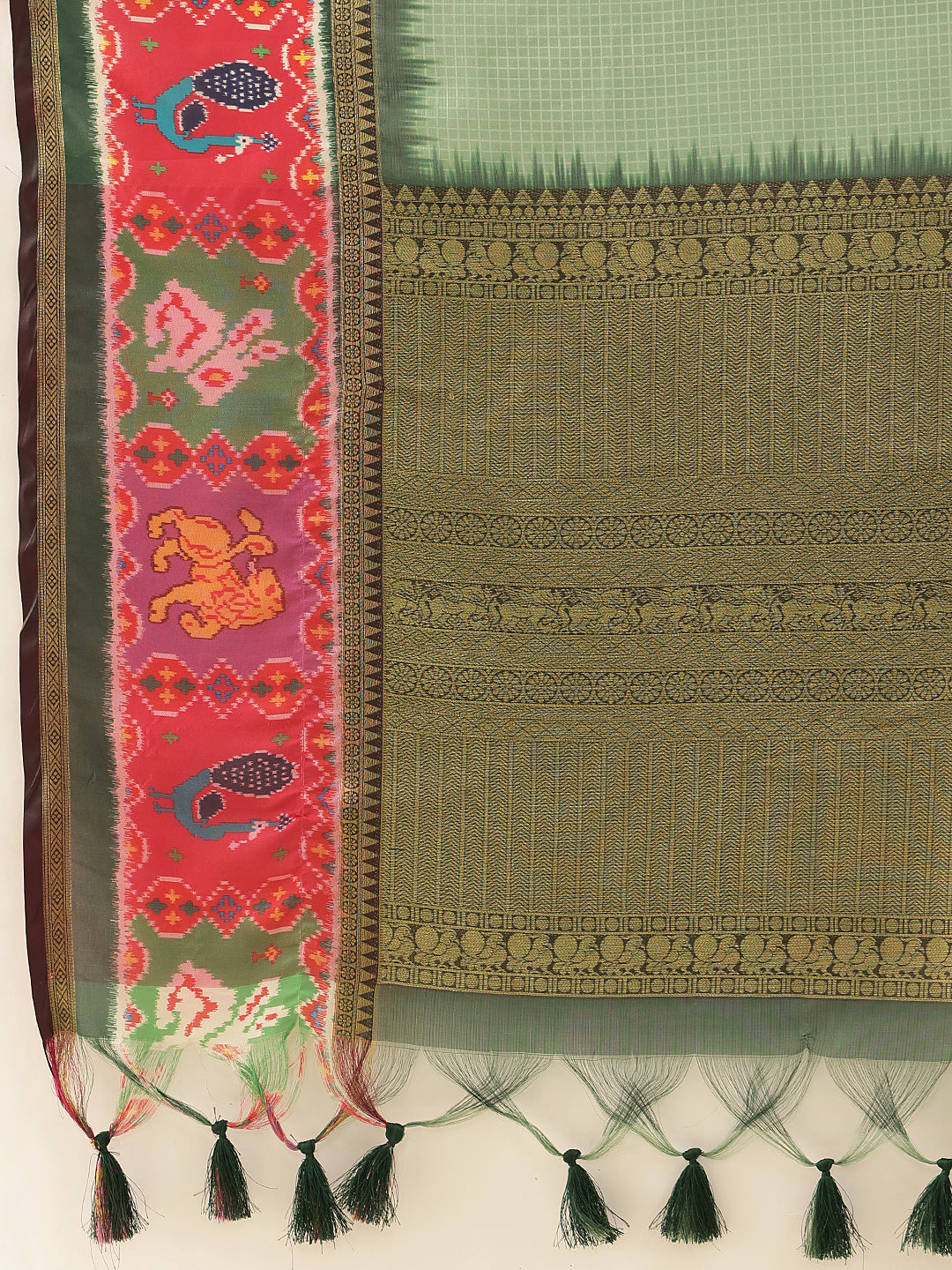 Women's Soft Muga Silk Solid Saree With Printed Border & Unstitched Blouse Piece