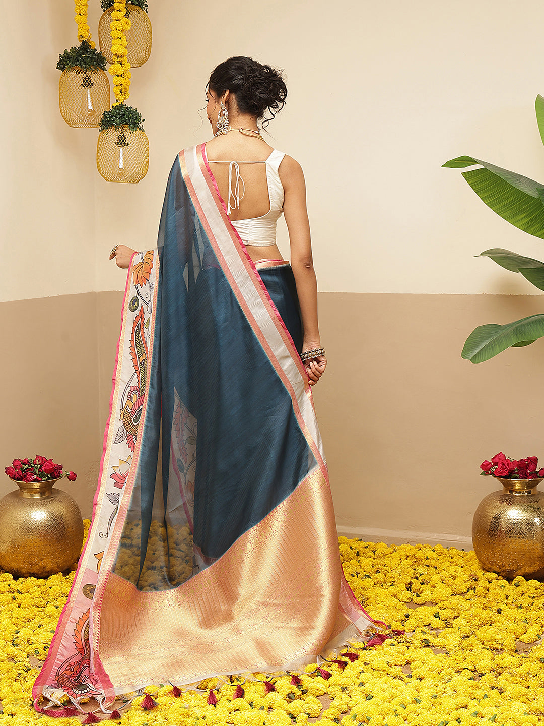 Women's Soft Muga Silk Solid Saree With Printed Border & Unstitched Blouse Piece