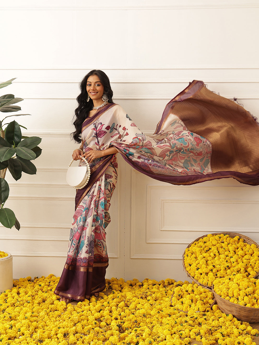 Women's Soft Muga Silk Solid Saree With Printed Border & Unstitched Blouse Piece