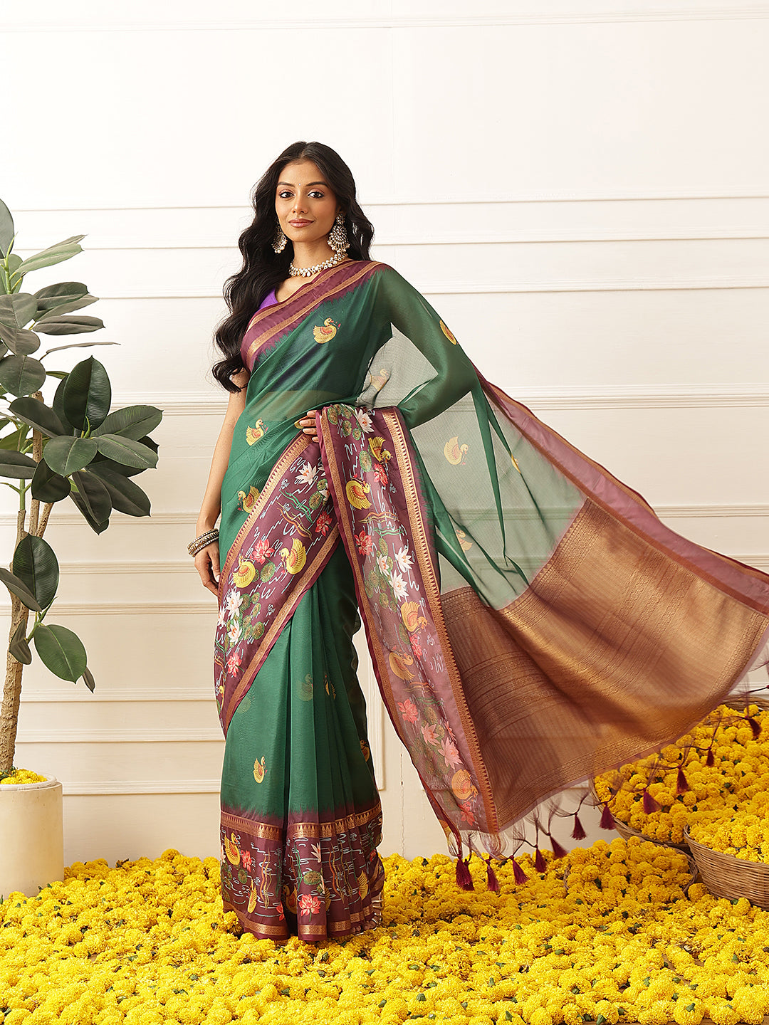 Women's Soft Muga Silk Solid Saree With Printed Border & Unstitched Blouse Piece