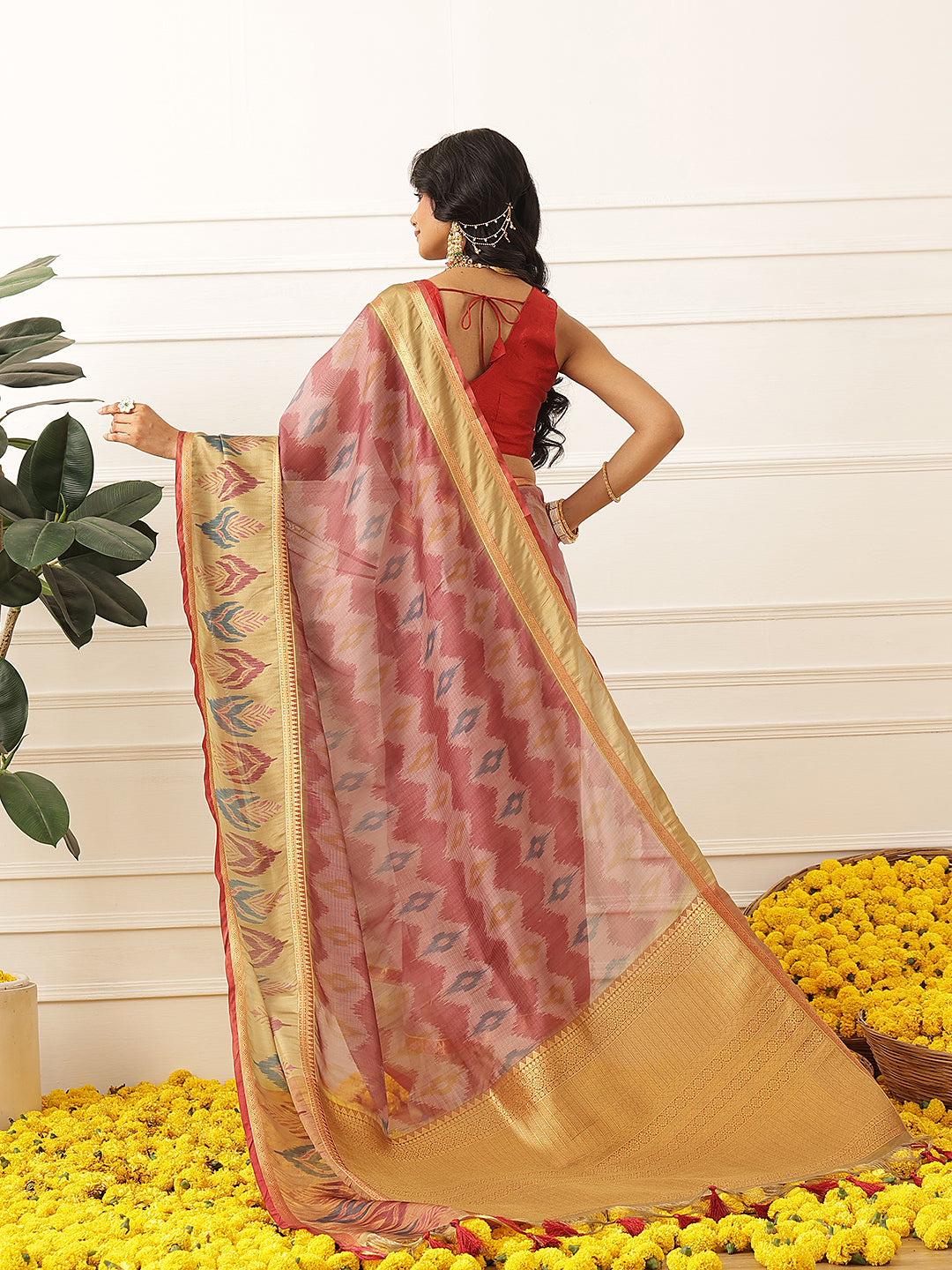 Women's Soft Muga Silk Solid Saree With Printed Border & Unstitched Blouse Piece
