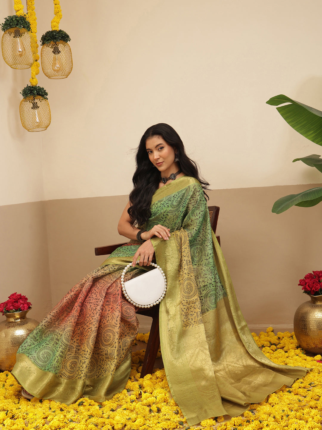 Warli Printed Crush Tissue Silk Saree With Small Border & Unstitched Blouse Piece