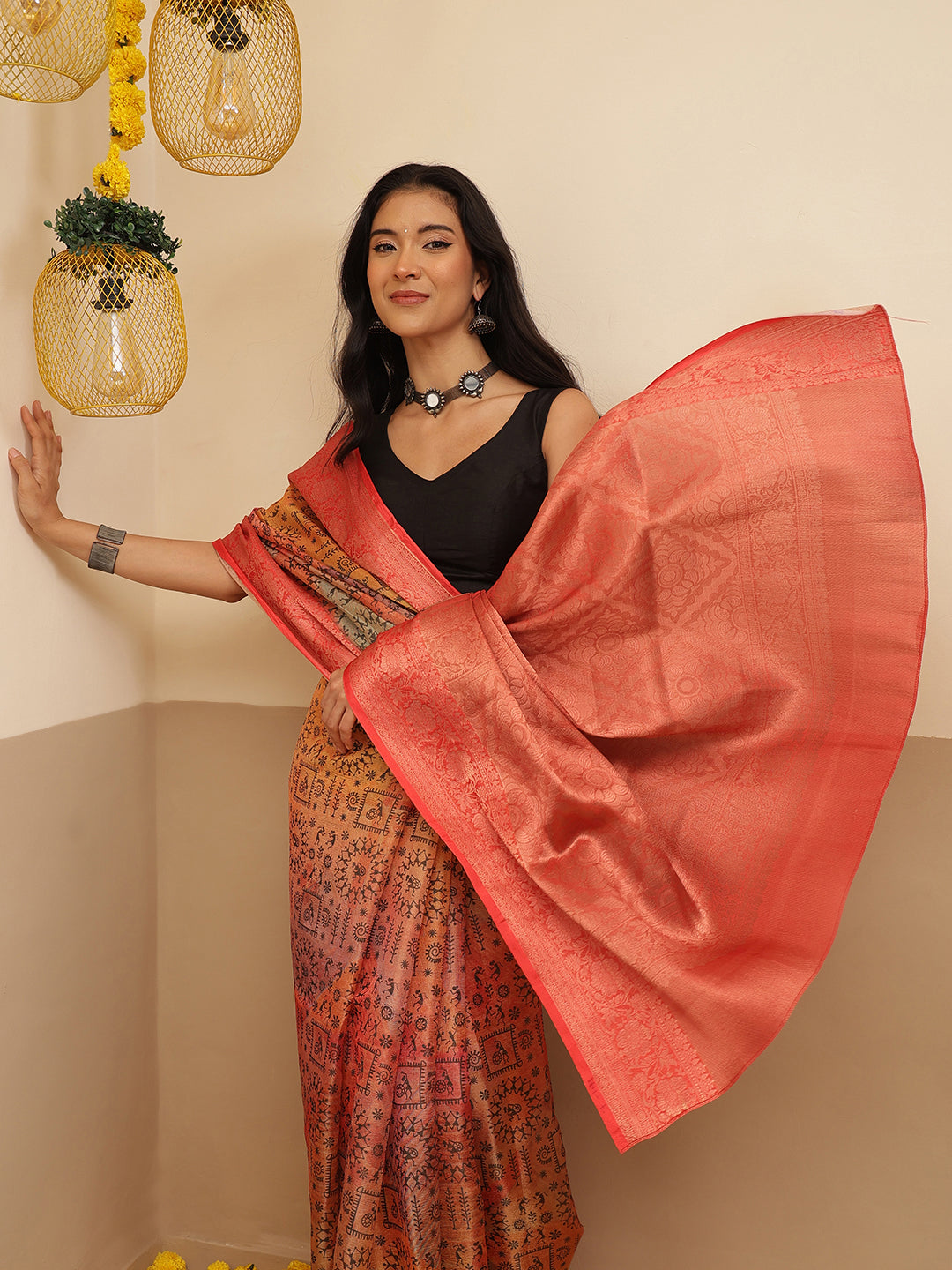 Warli Printed Crush Tissue Silk Saree With Small Border & Unstitched Blouse Piece