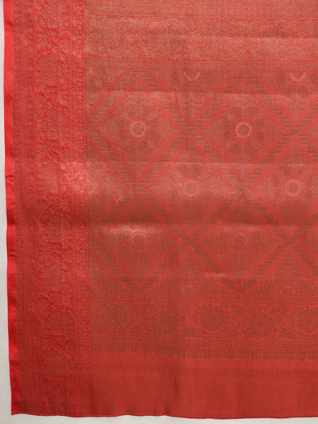 Warli Printed Crush Tissue Silk Saree With Small Border & Unstitched Blouse Piece