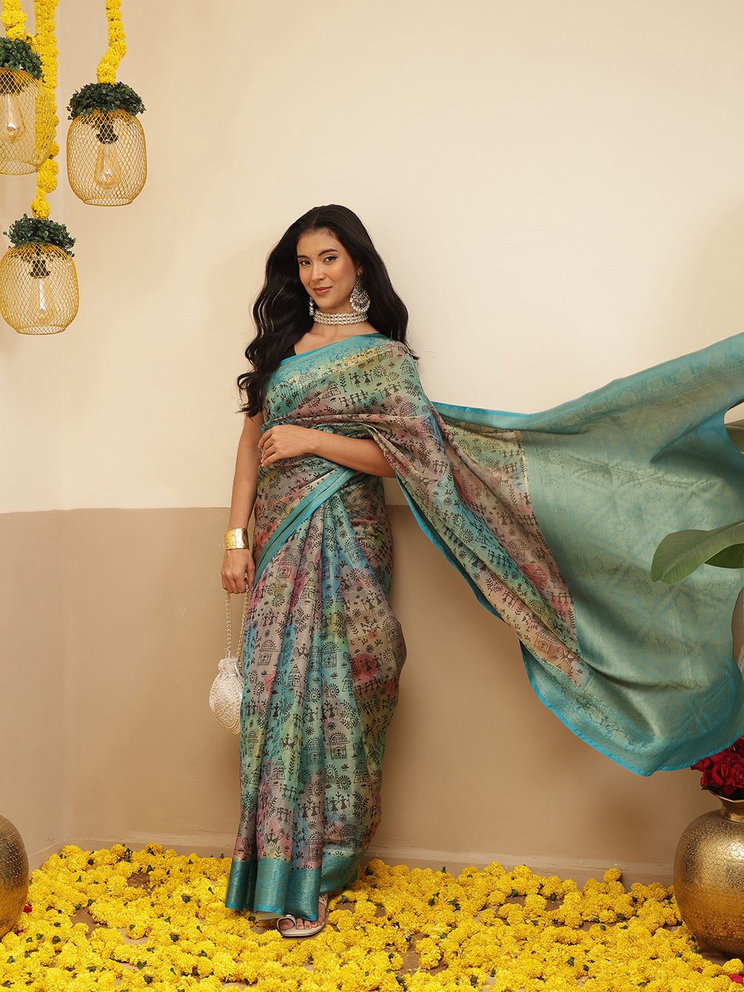 Warli Printed Crush Tissue Silk Saree With Small Border & Unstitched Blouse Piece