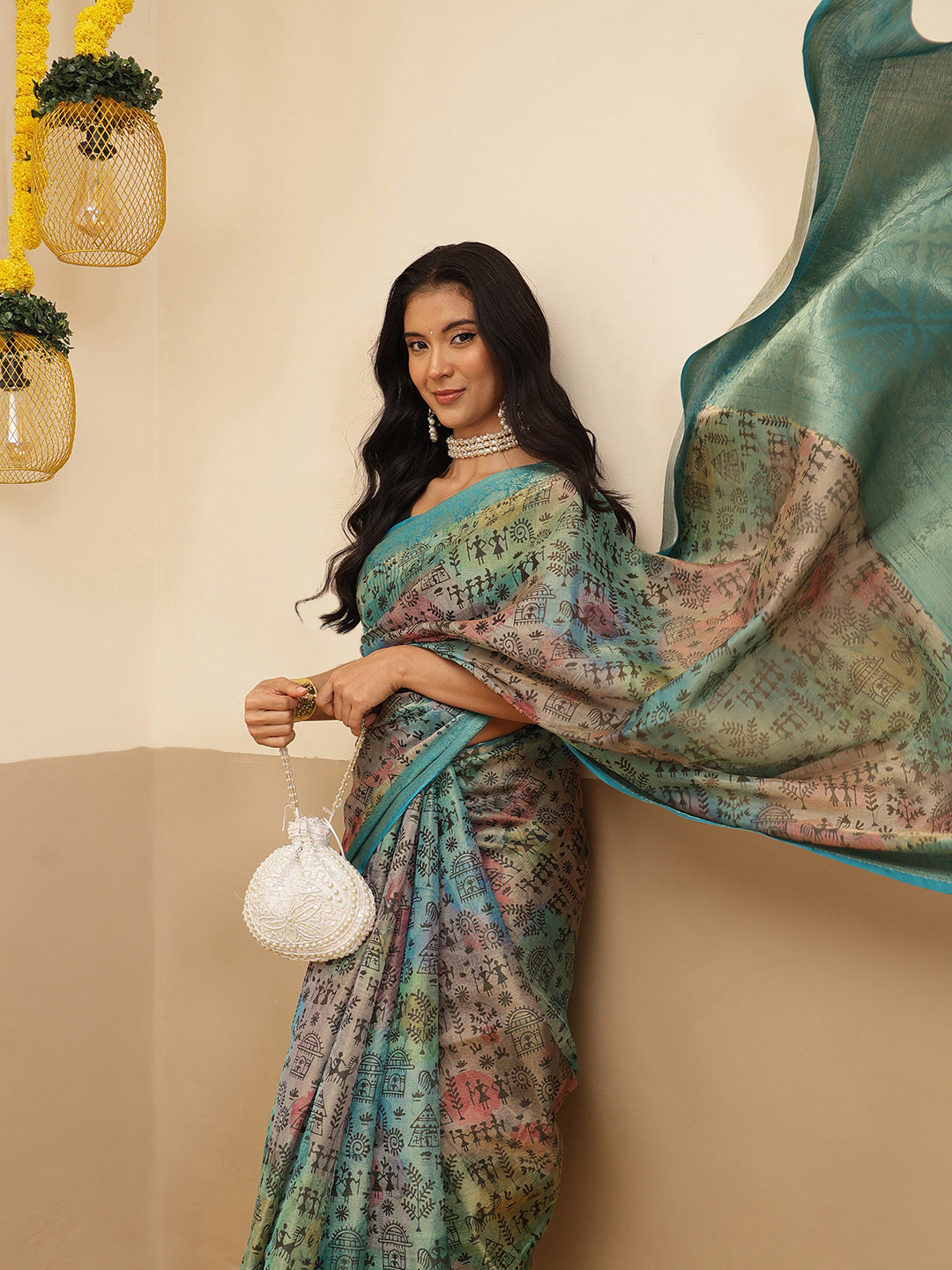 Warli Printed Crush Tissue Silk Saree With Small Border & Unstitched Blouse Piece