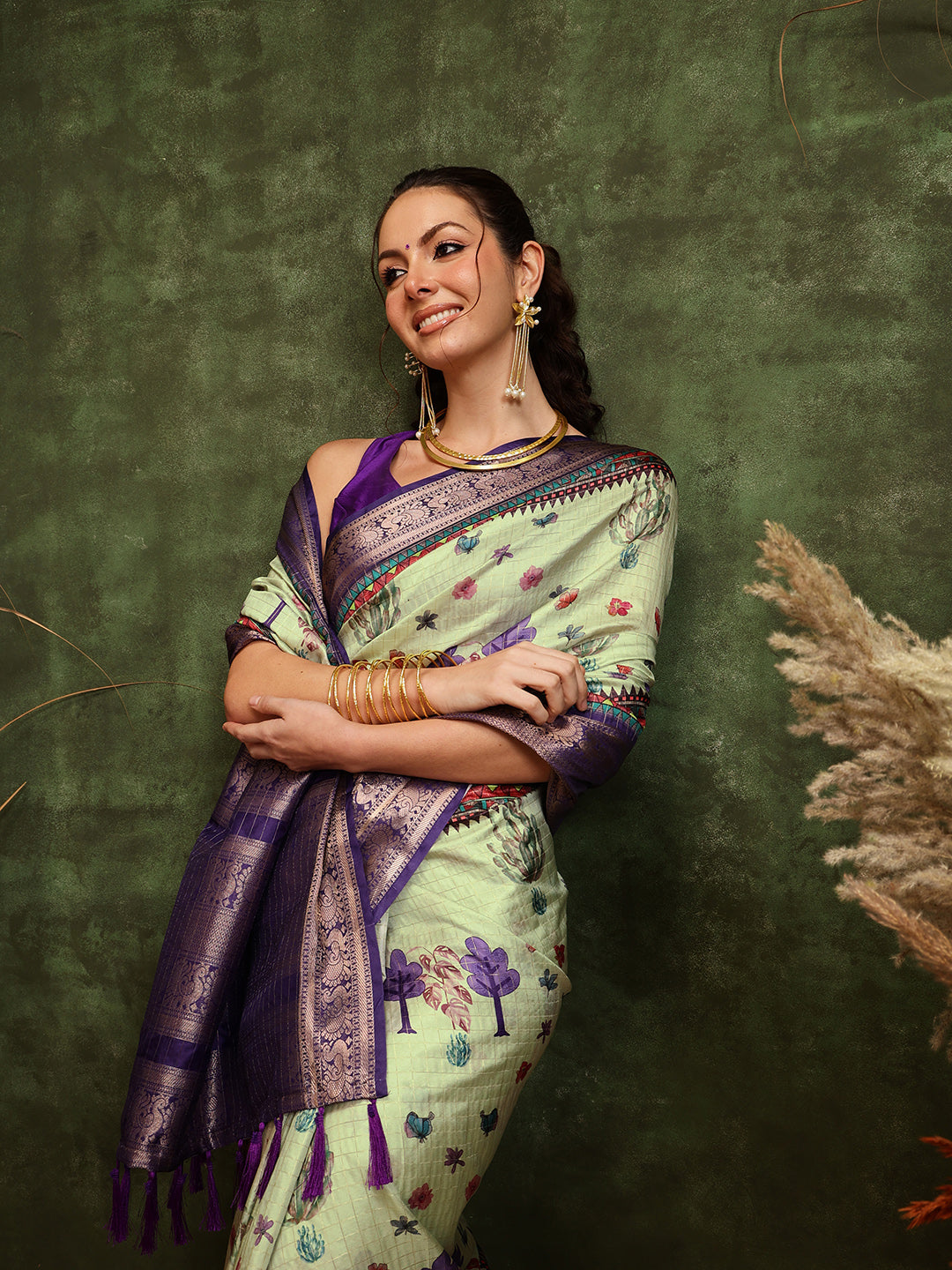 Kanjivaram Floral Printed Stunned Motifs Zari Woven Saree With Tassels