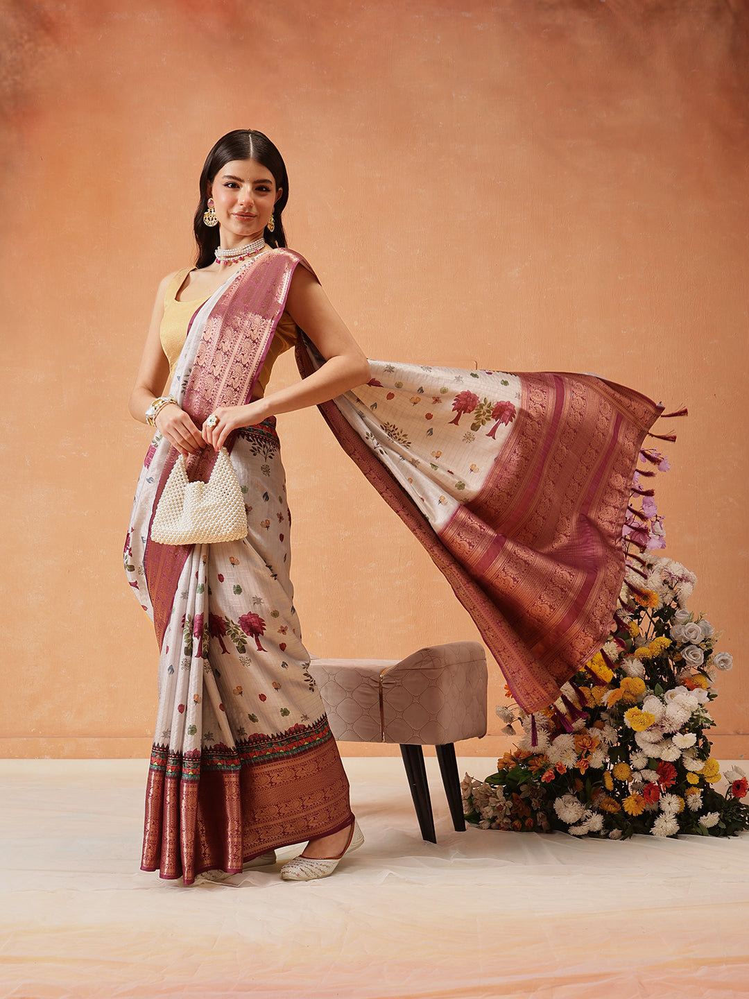 Kanjivaram Floral Printed Stunned Motifs Zari Woven Saree With Tassels