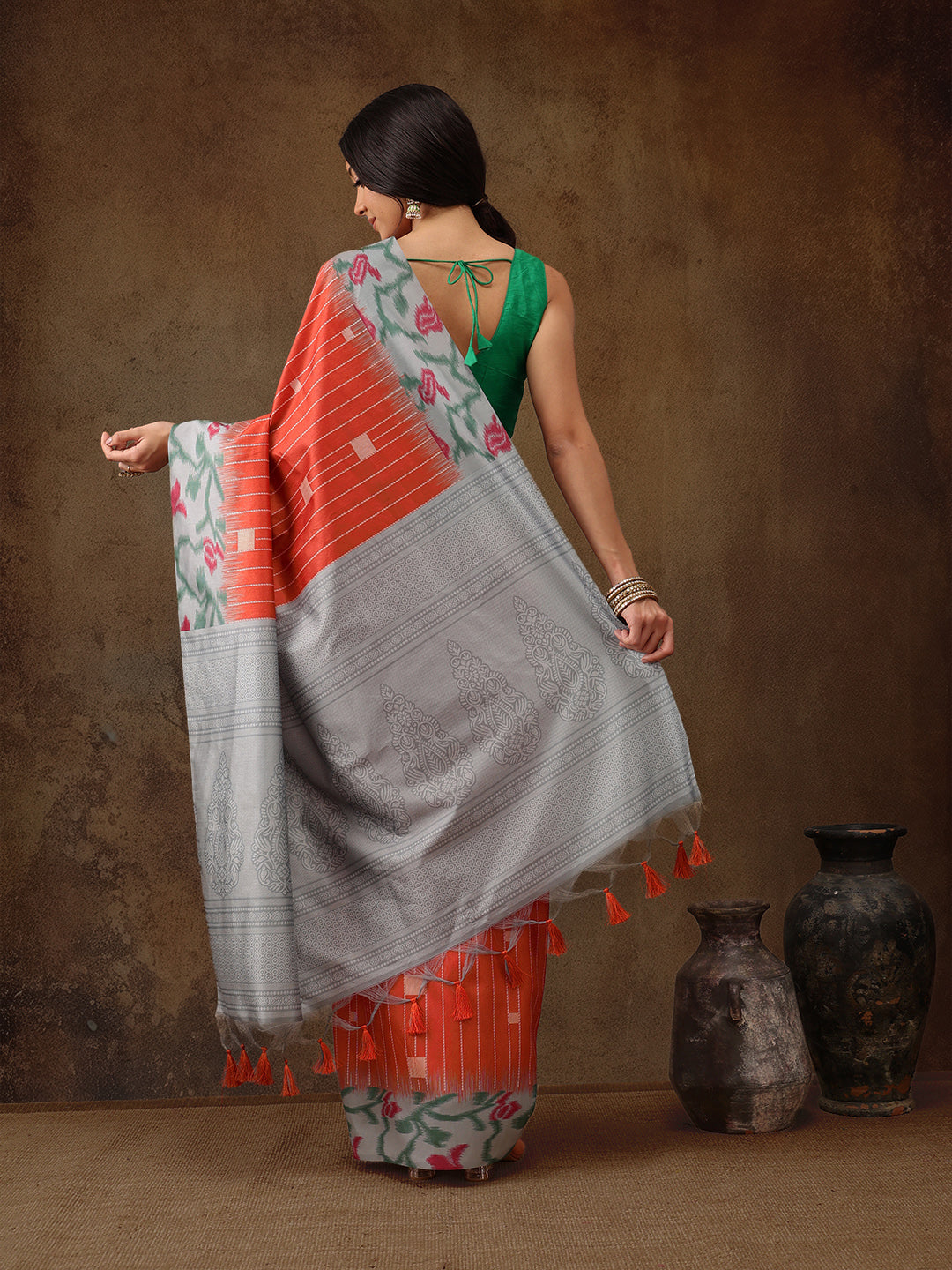 Women's Soft Silk Printed Saree With Tassels