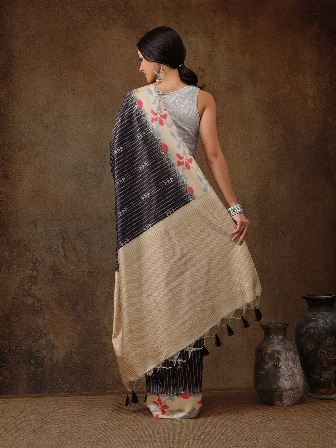 Women's Soft Silk Printed Saree With Tassels