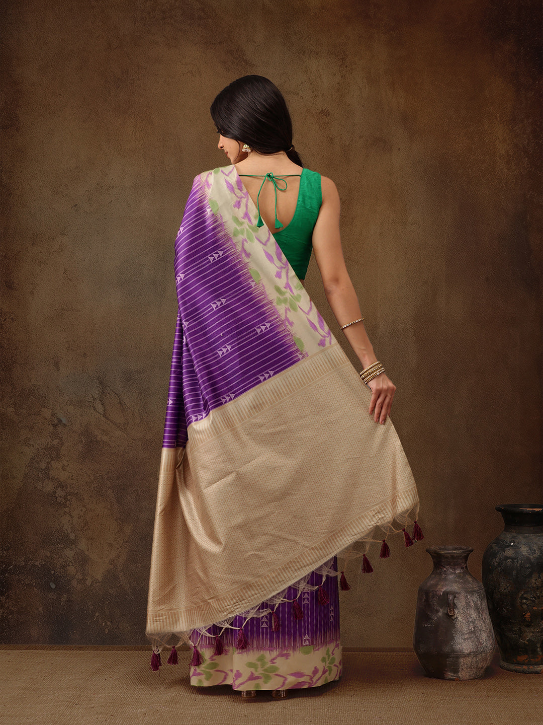 Women's Soft Silk Printed Saree With Tassels