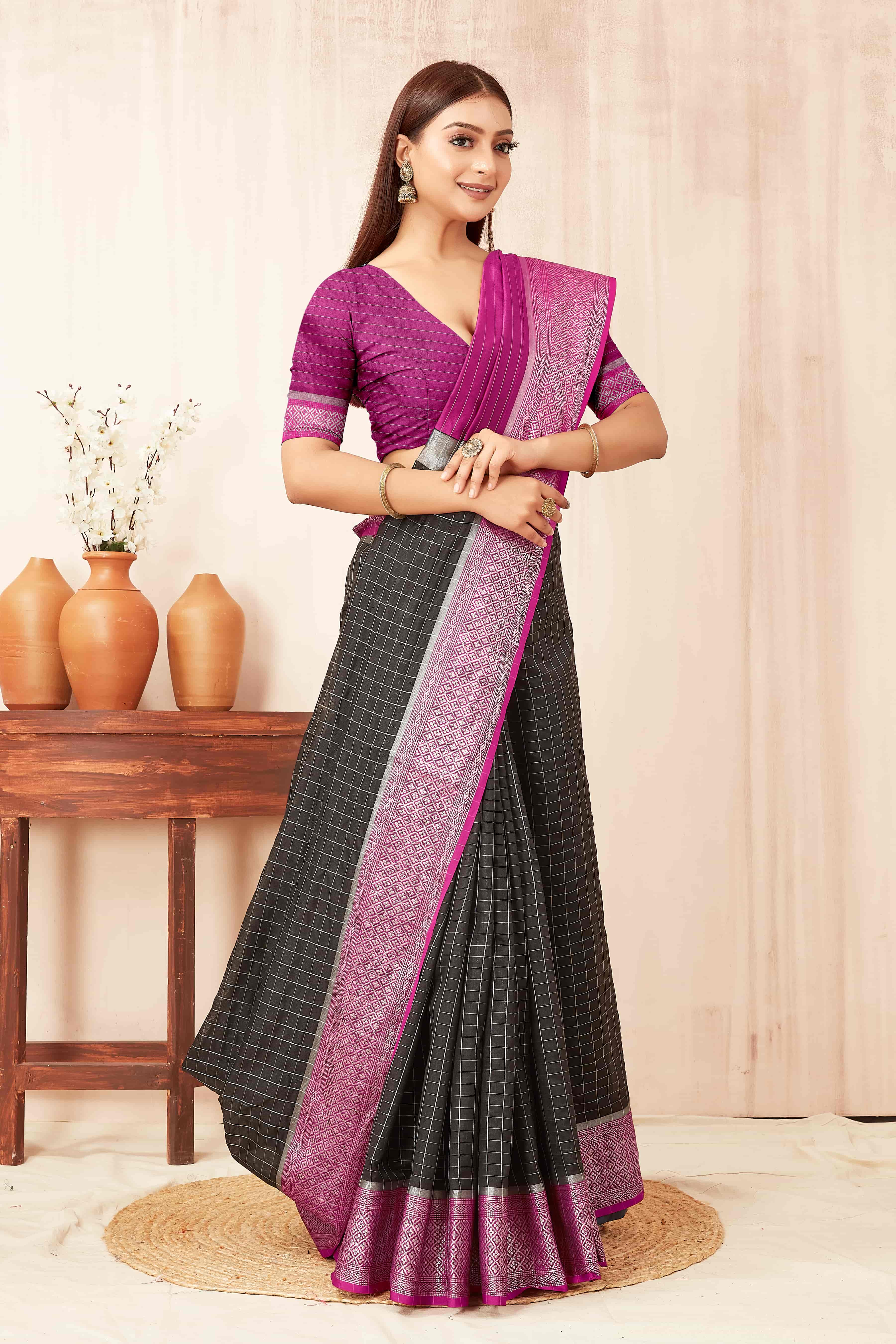 Checked Zari Banarasi Silk Gadwal Saree