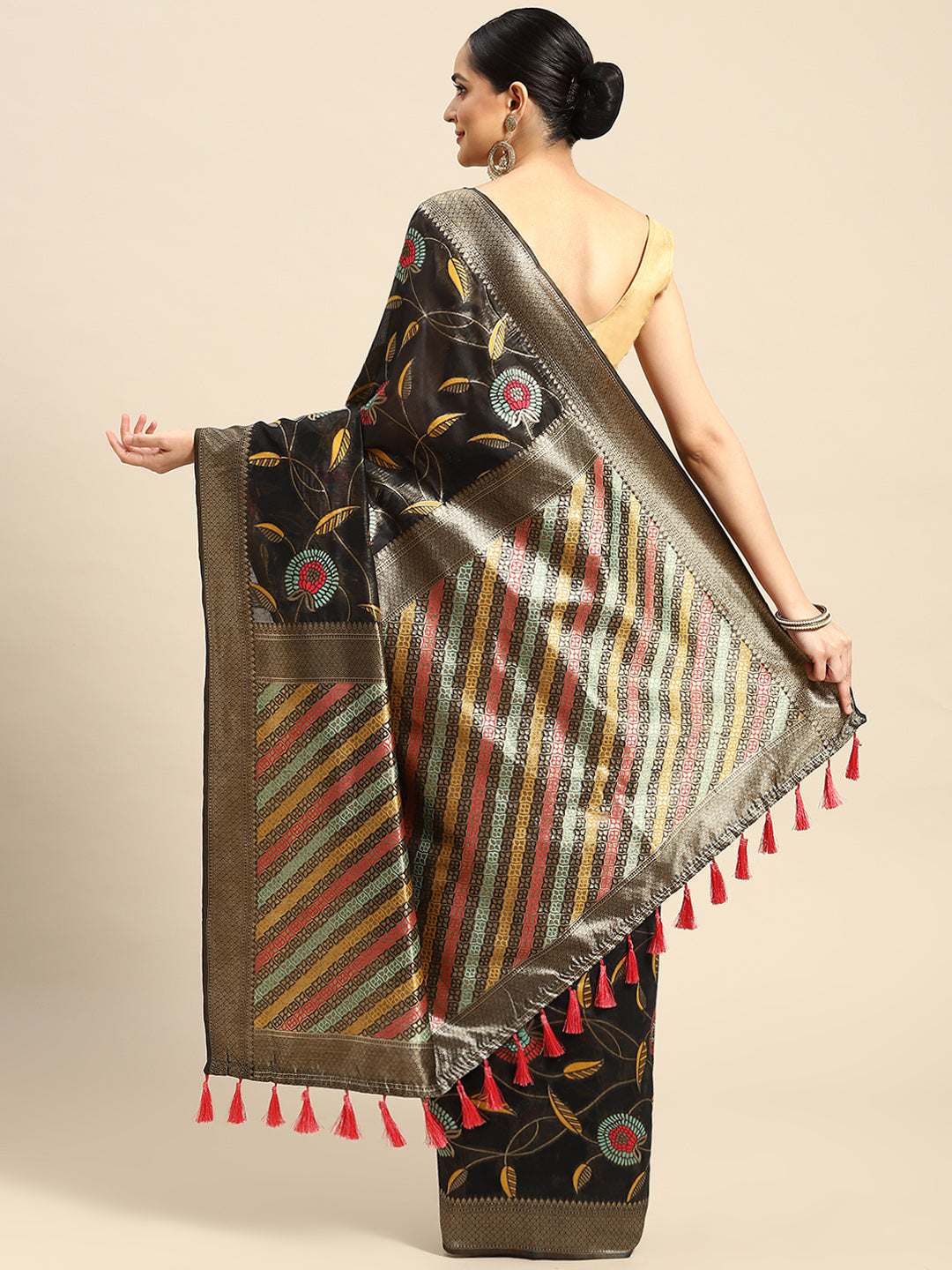 Woven Thread Cotton Saree With Unstitched Blouse Piece