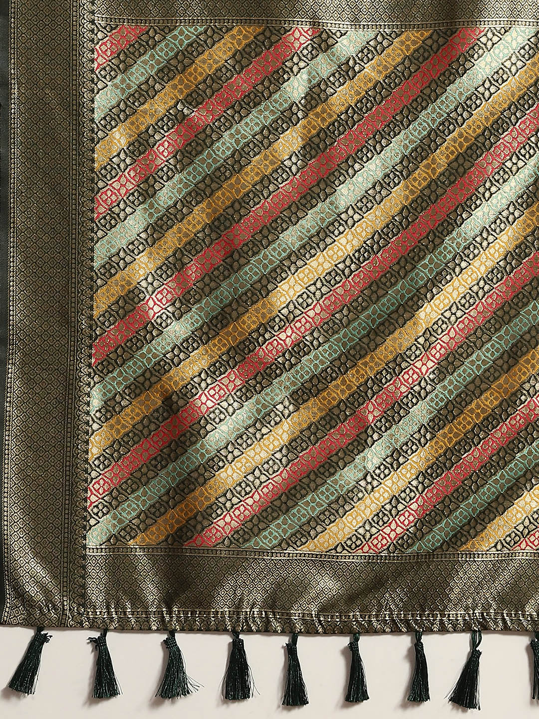 Woven Thread Cotton Saree With Unstitched Blouse Piece