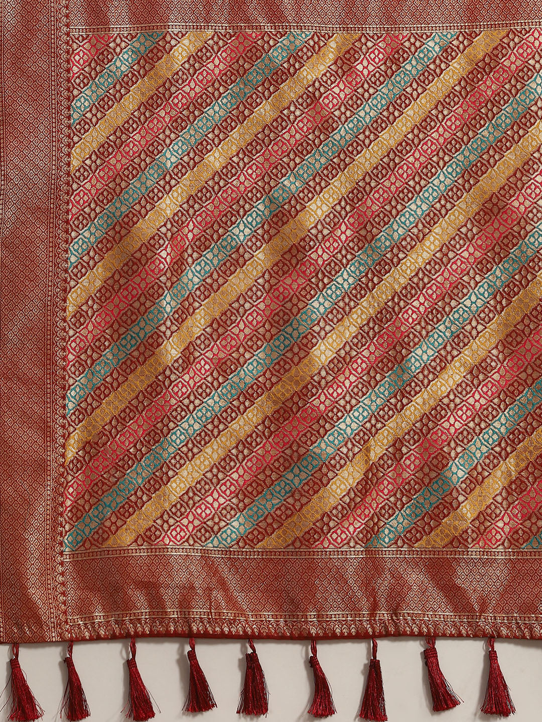 Woven Thread Cotton Saree With Unstitched Blouse Piece